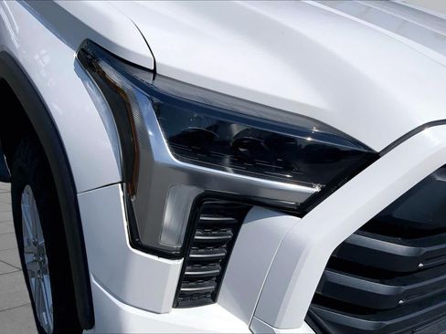 Used 2024 Toyota Tundra SR5 AWD/4WD image 27