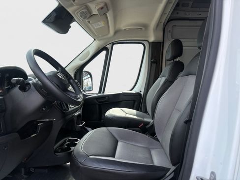 Used 2025 RAM ProMaster 3500 w/ Convenience Group FWD image 8