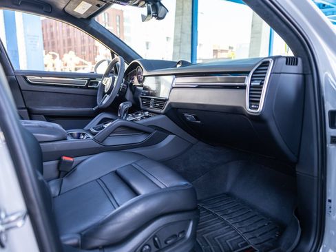 Certified 2023 Porsche Cayenne GTS AWD/4WD image 52
