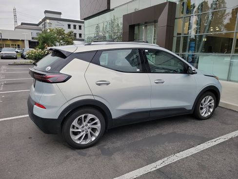 Used 2022 Chevrolet Bolt EUV LT FWD image 5