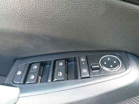 Certified 2025 Kia Seltos SX w/ SX Sunroof Package image 31