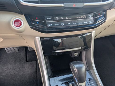 Used 2017 Honda Accord EX-L image 16