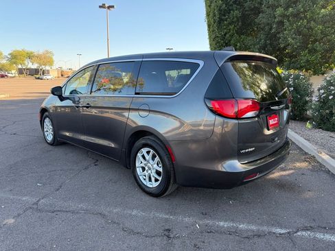 Used 2023 Chrysler Voyager LX image 6
