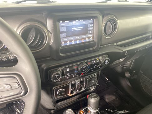 Used 2023 Jeep Wrangler Unlimited Sport AWD/4WD image 27