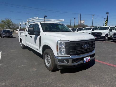 New 2025 Ford F250 XL w/ XL Chrome Package image 4