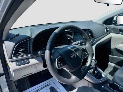 Used 2017 Hyundai Elantra SE FWD image 9