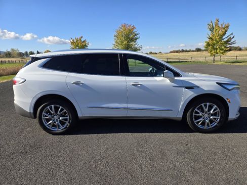 Used 2022 Buick Enclave Premium image 4