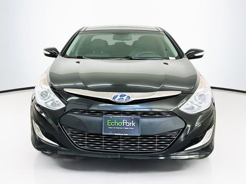 Used 2015 Hyundai Sonata Limited w/ Option Group 02 FWD image 2