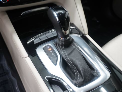 Used 2020 Buick Regal Preferred FWD image 17