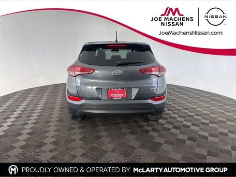 Used 2018 Hyundai Tucson SE image 6