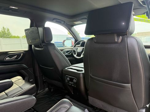 Used 2021 Chevrolet Suburban Premier AWD/4WD image 23