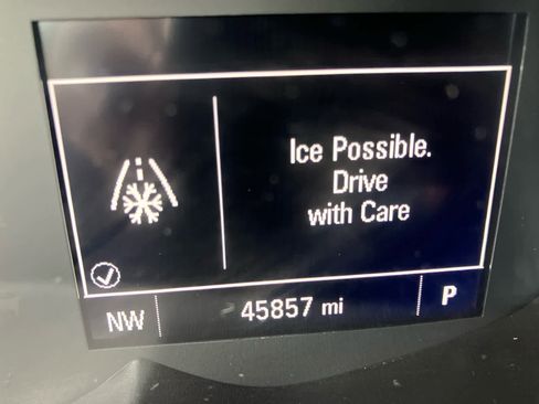 Used 2022 Chevrolet Trax LT w/ Driver Confidence Package image 15