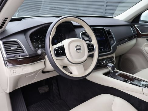 Used 2019 Volvo XC90 T6 Momentum w/ Advanced Package AWD/4WD image 11