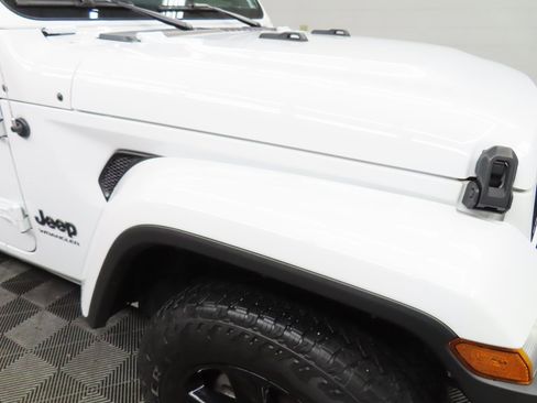 Used 2023 Jeep Wrangler Unlimited Sahara image 29