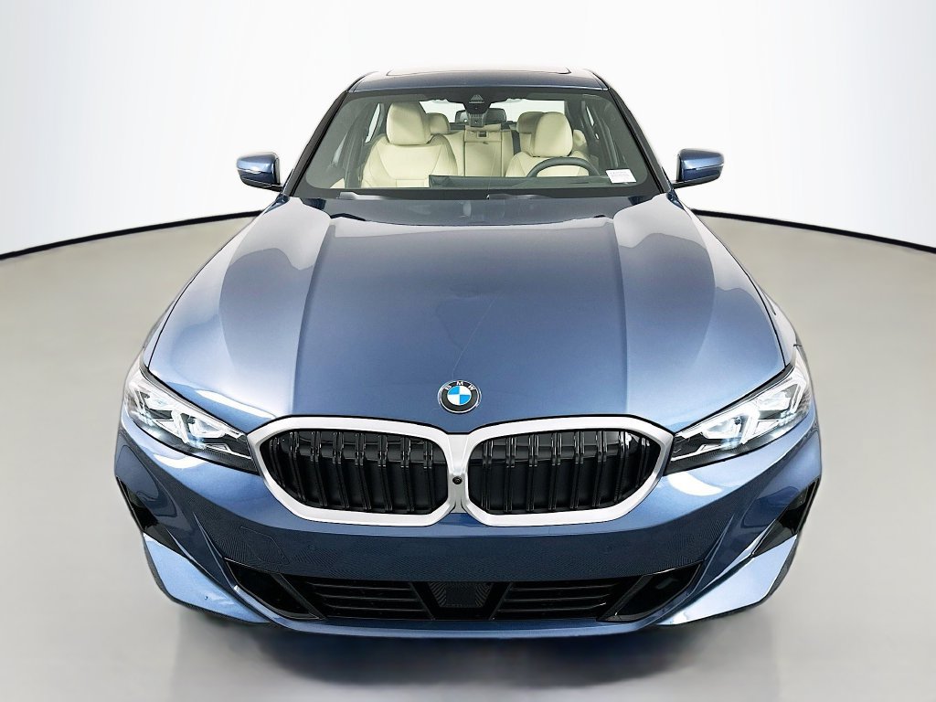Used 2026 BMW 330i Sedan w/ Premium Package RWD image 2