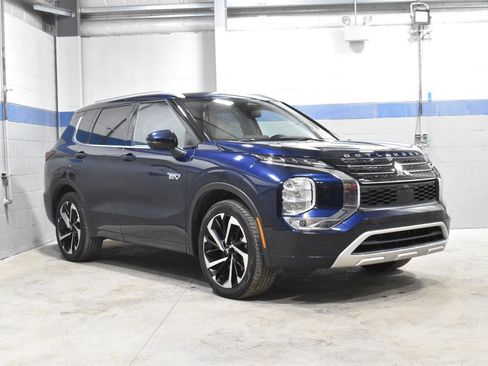 Used 2023 Mitsubishi Outlander SEL image 28