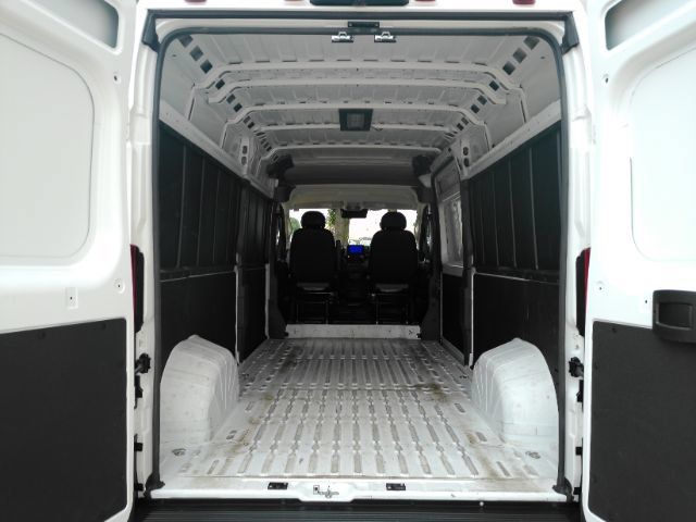 Used 2025 RAM ProMaster 2500 w/ Convenience Group FWD image 8