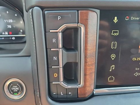 Used 2023 GMC Yukon Denali Ultimate AWD/4WD image 39