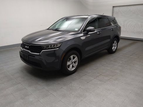 Used 2023 Kia Sorento LX AWD/4WD image 2