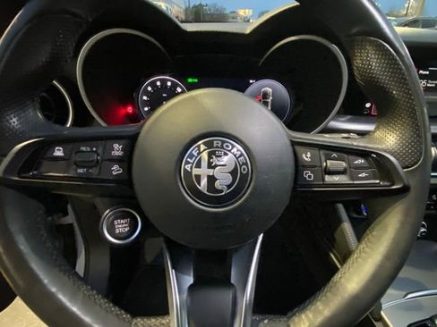 Used 2024 Alfa Romeo Stelvio Ti image 18