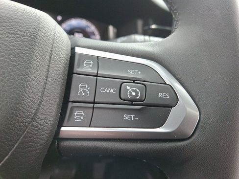 Used 2023 Jeep Compass High Altitude image 24