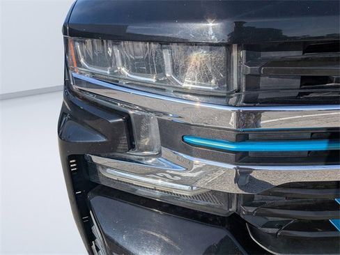 Used 2019 Chevrolet Silverado 1500 High Country w/ Technology Package image 9