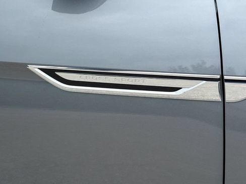 Used 2020 Volkswagen Atlas Cross Sport SE w/ Panoramic Sunroof Package FWD image 42