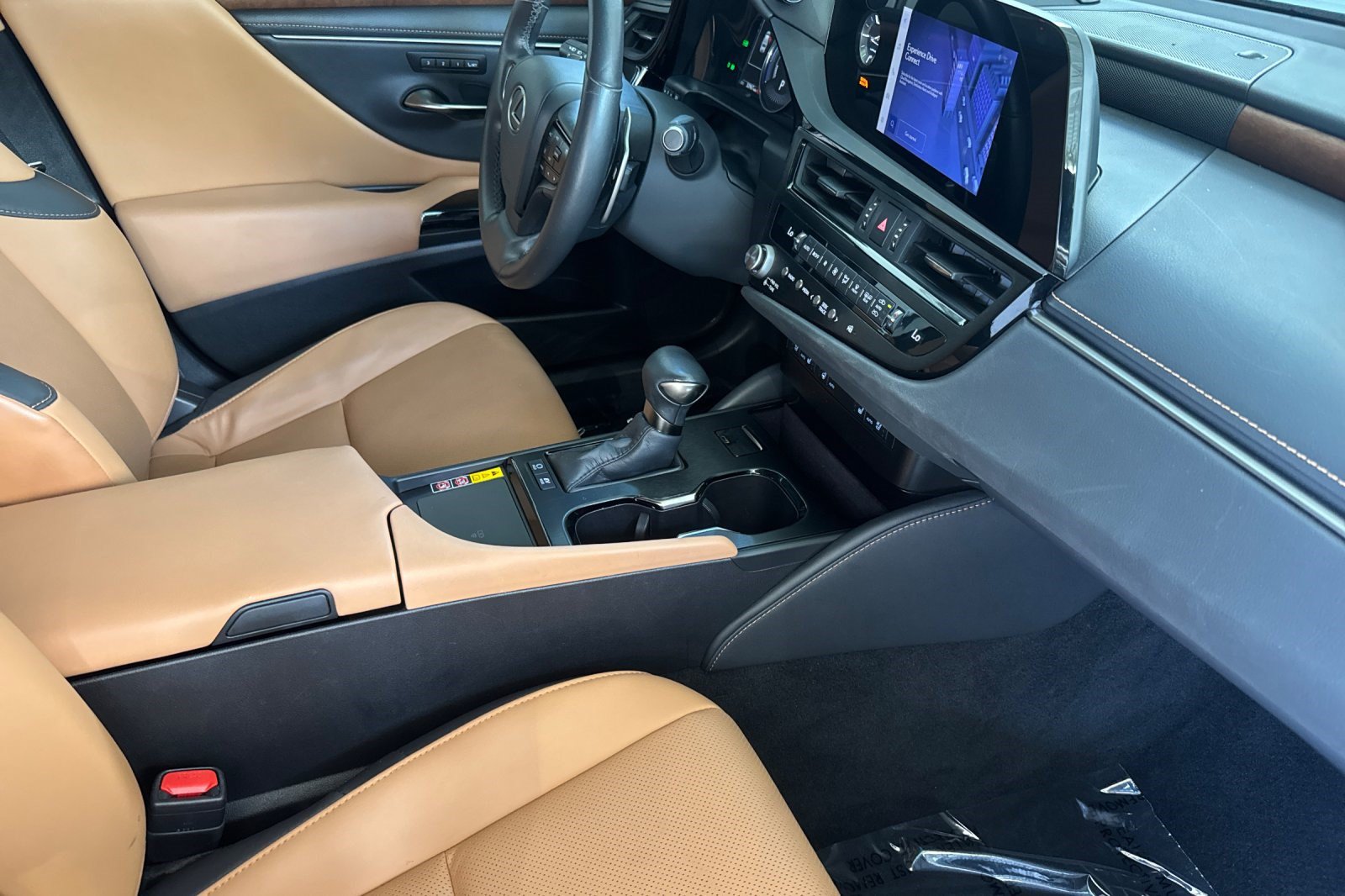 Used 2024 Lexus ES 300h w/ Premium Package FWD image 19