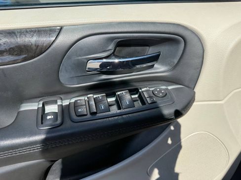 Used 2017 Dodge Grand Caravan SE w/ Power Window Group FWD image 7