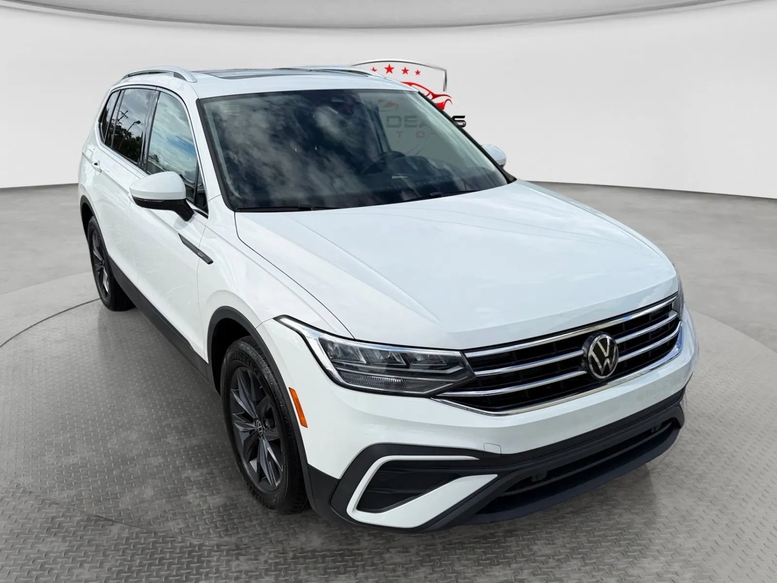 Used 2022 Volkswagen Tiguan SE FWD image 8