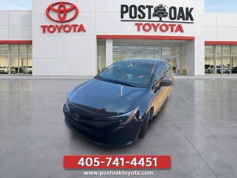 Used 2024 Toyota Corolla LE FWD image 2
