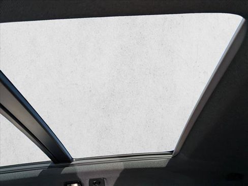 Certified 2023 Volvo XC40 Recharge Plus image 20