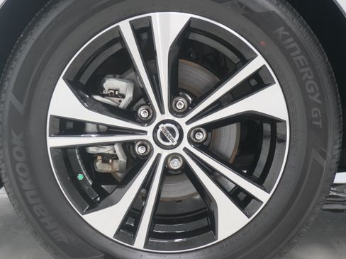 Used 2023 Nissan Sentra SV FWD image 23