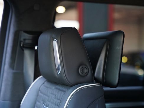 Used 2025 Cadillac Escalade V image 14