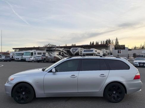 Used 2007 BMW 530xi Wagon image 9