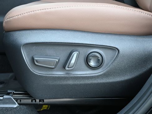 Used 2025 Toyota Grand Highlander AWD Hybrid image 14