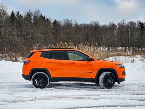 New 2026 Jeep Compass Latitude image 3