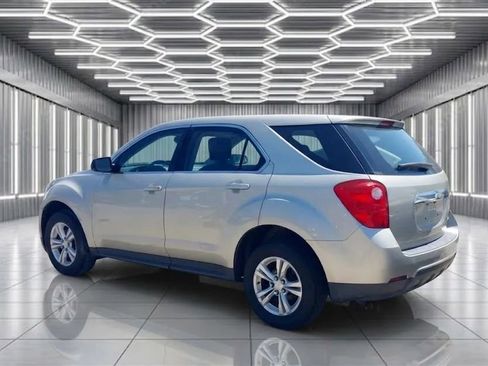 Used 2015 Chevrolet Equinox LS FWD image 2