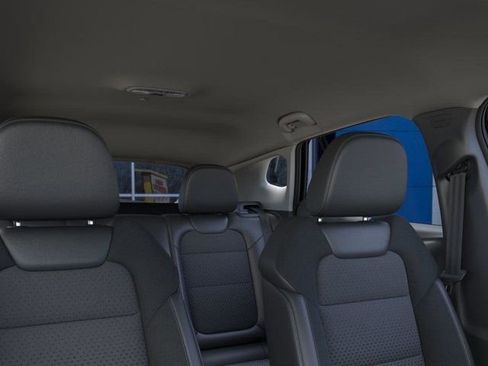 New 2026 Chevrolet Trax LT w/ LT Convenience Package FWD image 24