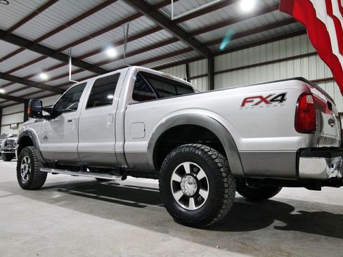 Used 2013 Ford F250 Lariat w/ FX4 Off Road Pkg AWD/4WD image 8