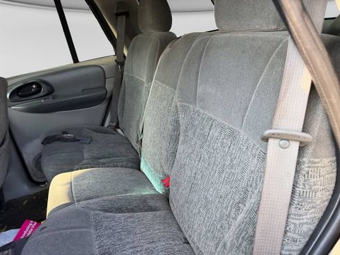 Used 2002 Chevrolet TrailBlazer LS w/ Preferred Equipment Group RWD image 27