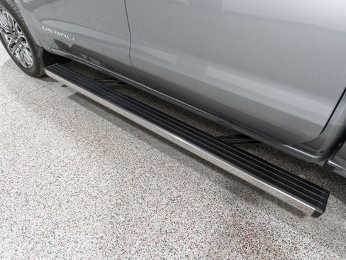 Used 2025 GMC Sierra 1500 Denali Ultimate image 13