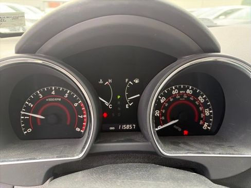 Used 2012 Toyota Highlander FWD image 11