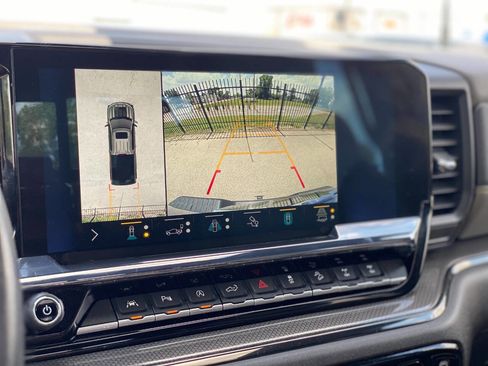 Used 2022 Chevrolet Silverado 1500 ZR2 w/ Technology Package image 23