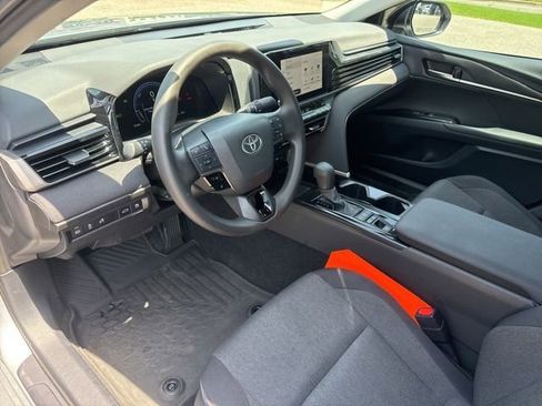 Used 2025 Toyota Camry LE w/ Convenience Package FWD image 23