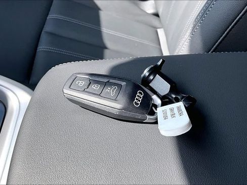 Used 2025 Audi Q5 Premium w/ Convenience Package AWD/4WD image 35
