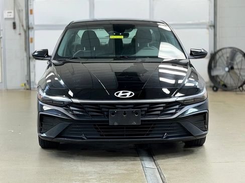 Used 2024 Hyundai Elantra SEL FWD image 2
