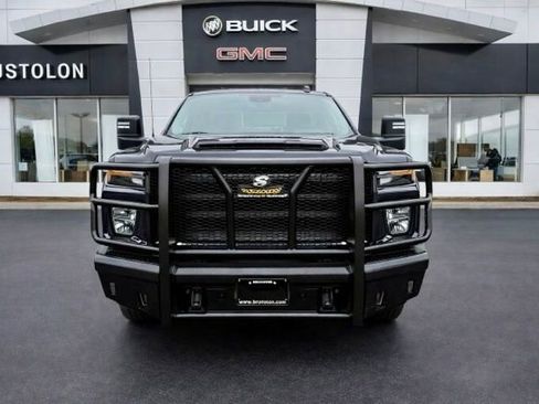 Used 2024 Chevrolet Silverado 2500 Custom w/ Custom Convenience Package image 3