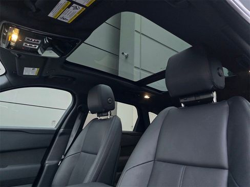 New 2025 Land Rover Range Rover Velar Dynamic SE image 24