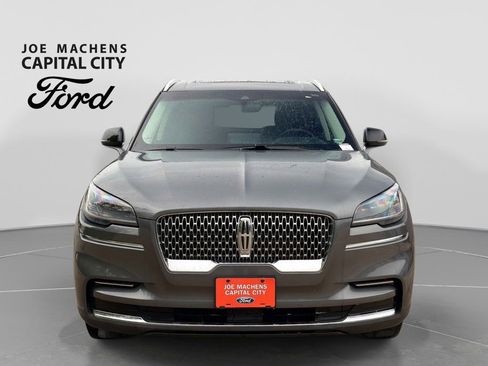 Used 2023 Lincoln Aviator AWD w/ Premium Package image 10